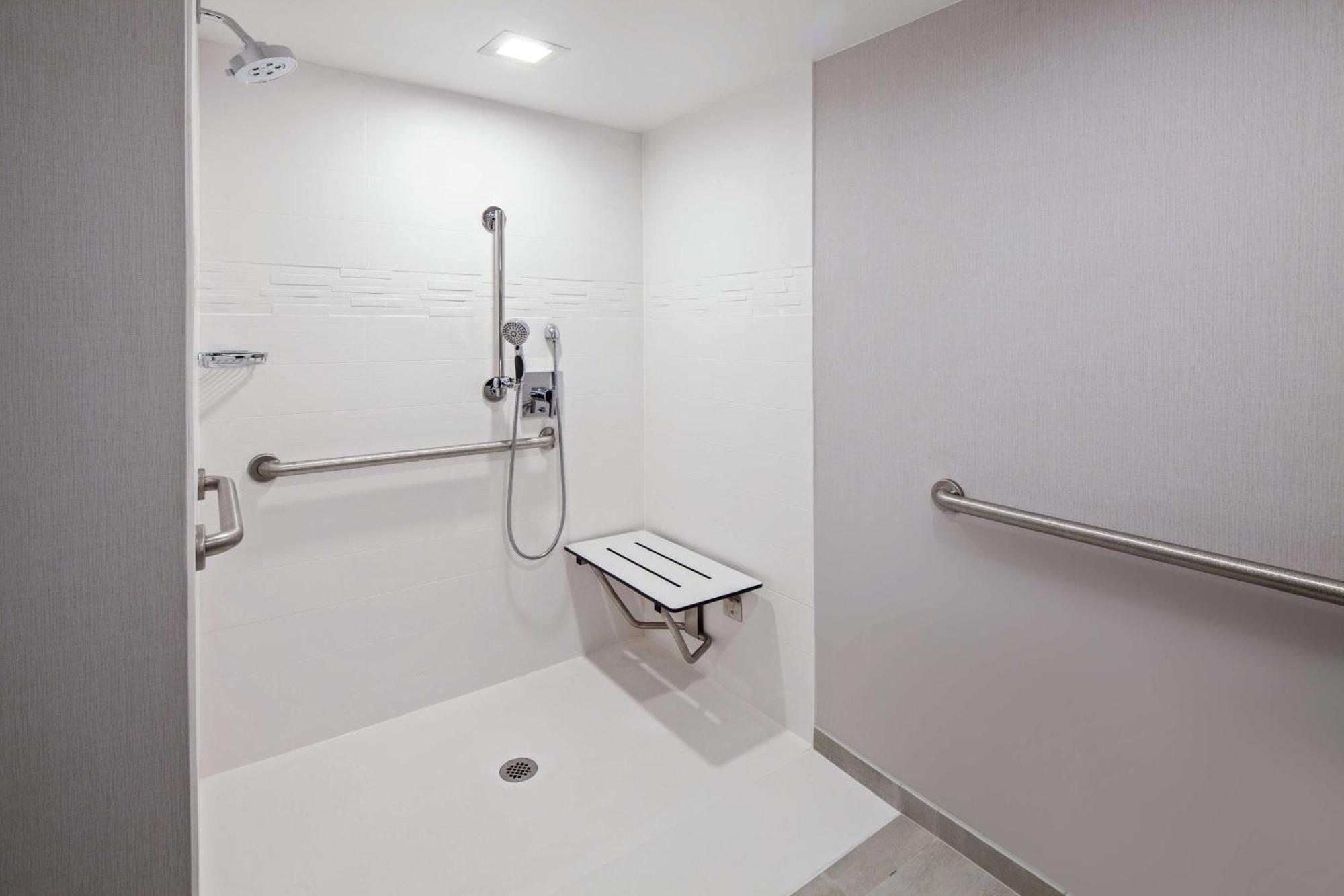 Homewood Suites By Hilton San Diego Central Екстериор снимка