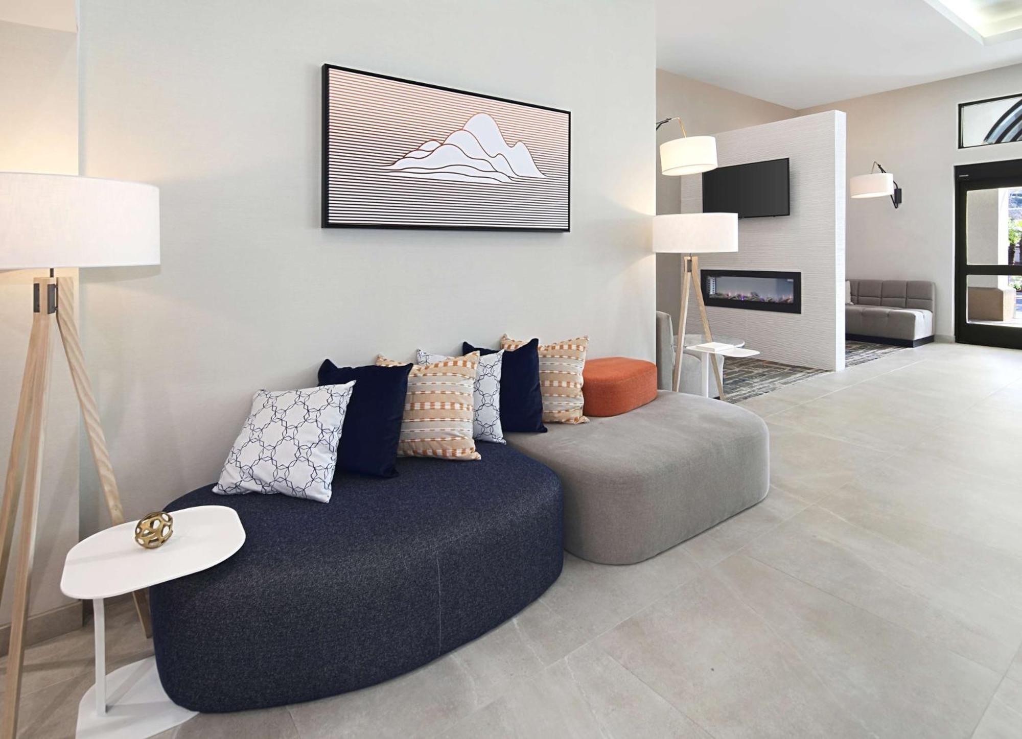 Homewood Suites By Hilton San Diego Central Екстериор снимка
