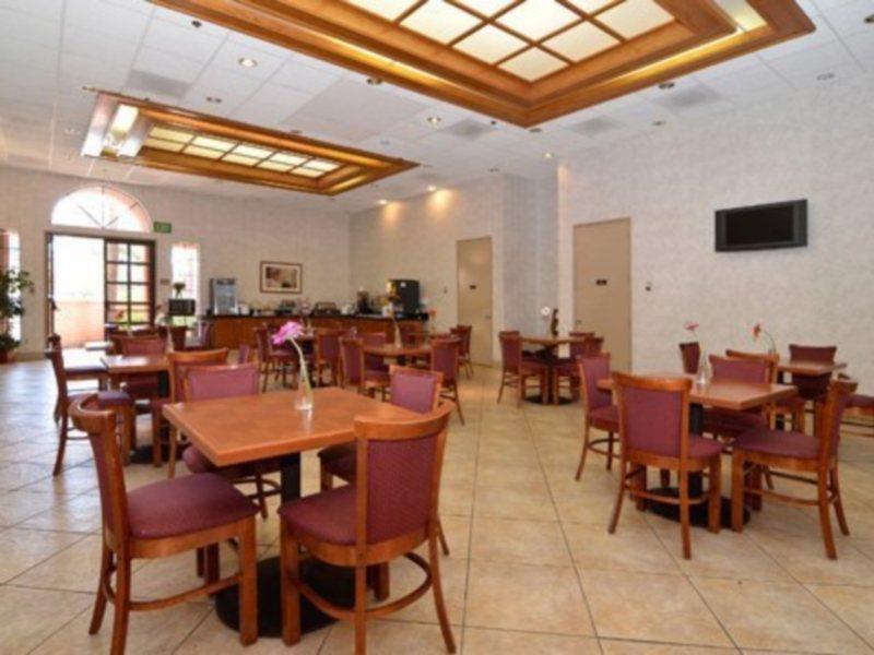 Homewood Suites By Hilton San Diego Central Ресторант снимка